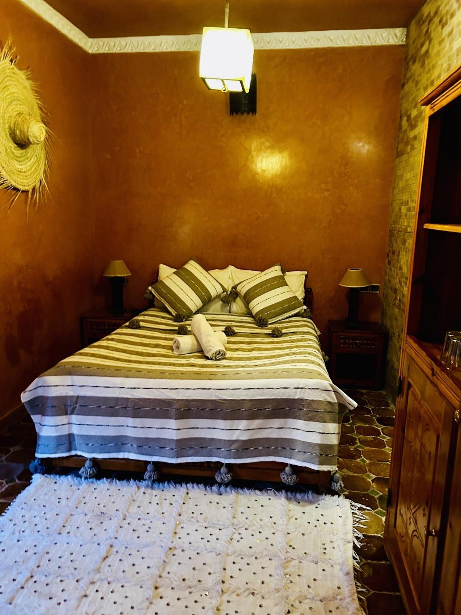 Kasbah Isfoula And Spa Ajt Benhaddu Szoba fotó